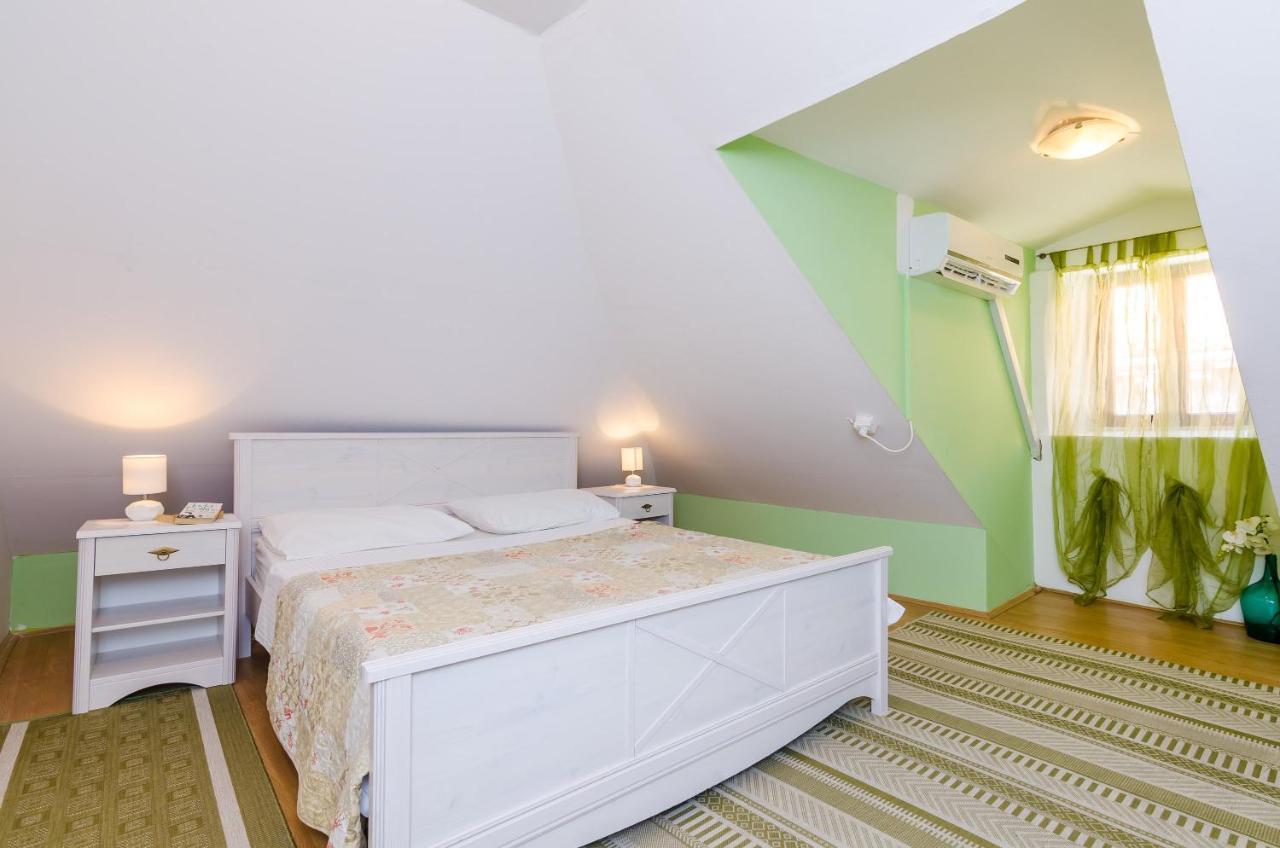 Old Town Baroque Palace Accommodation Ragusa Esterno foto